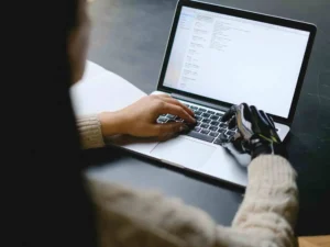 AI-assisted typing with bionic hand