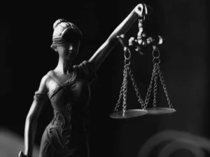 Lady Justice statue symbolizing AI in legal ethics