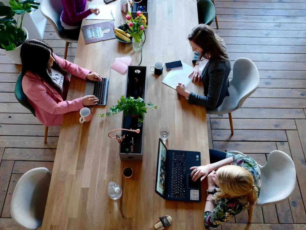 5 Key Benefits of Artificial Intelligence in the Workplace and the Future of Work